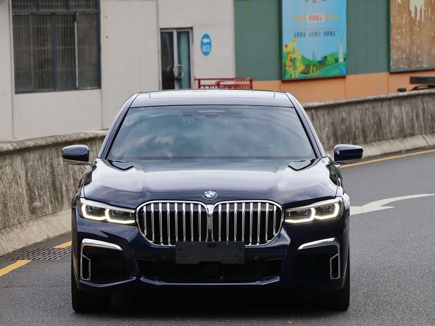 2022 BMW 7 Series Blue, 20,000 km, China export – photo 2