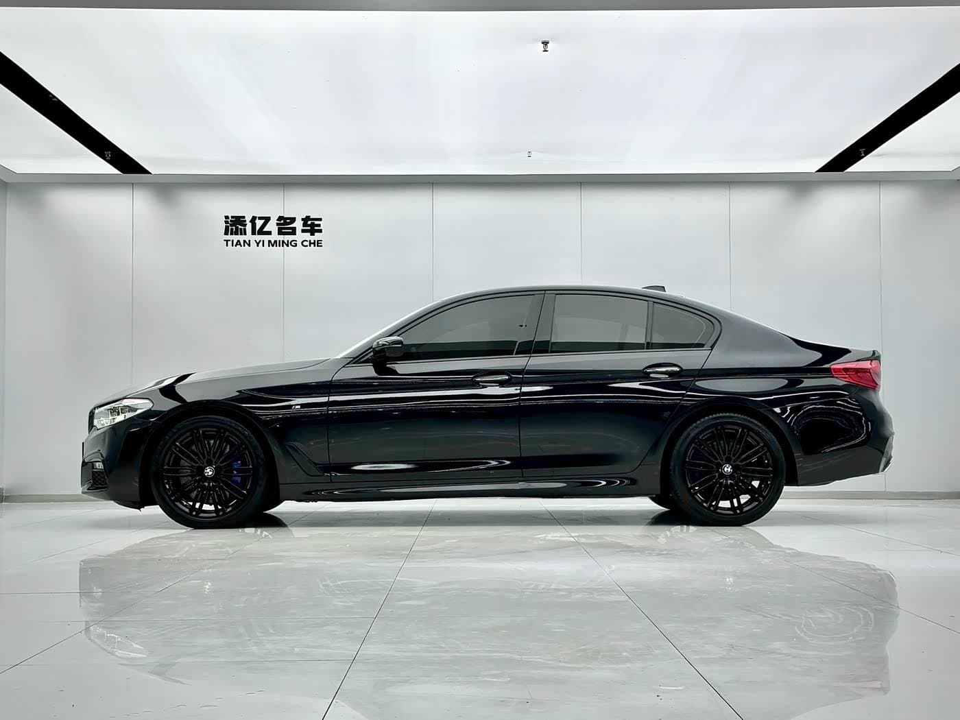 2017 BMW 5 Series Black, 68,000 km, China export – photo 4
