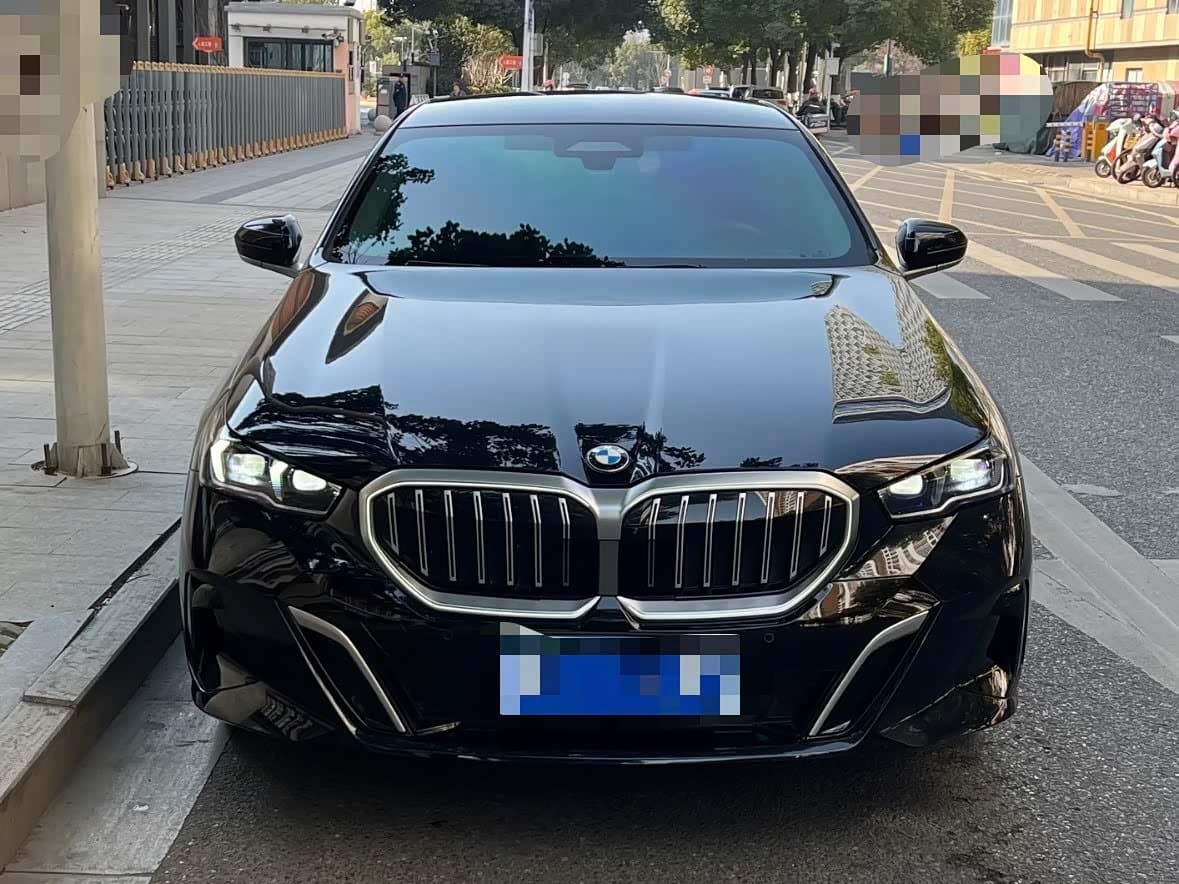 2024 BMW 5 Series Black, 8,000 km, China export – photo 2