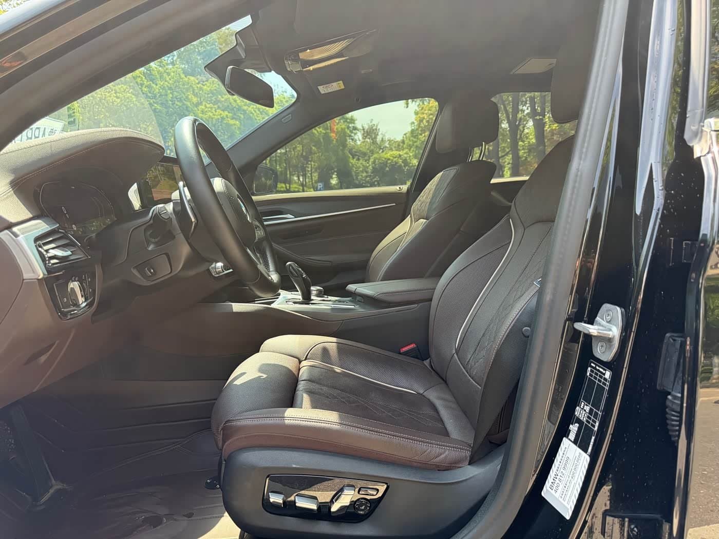 2023 BMW 5 Series Black, 20,000 km, China export – photo 4
