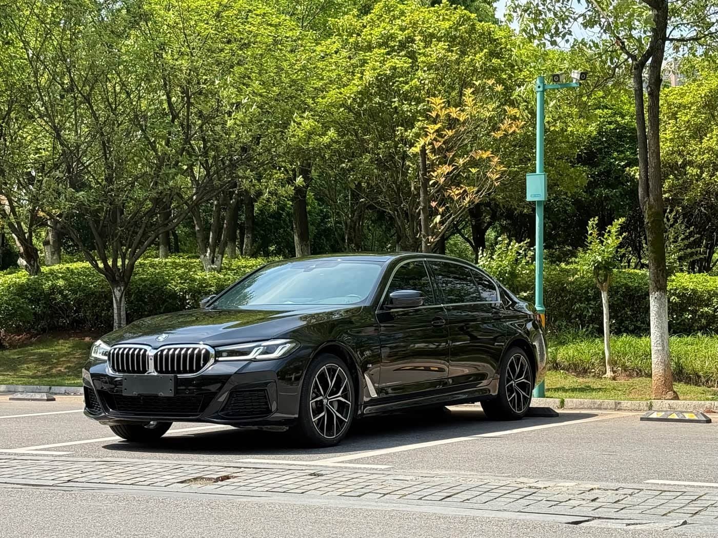 2023 BMW 5 Series Black, 20,000 km, China export – photo 1