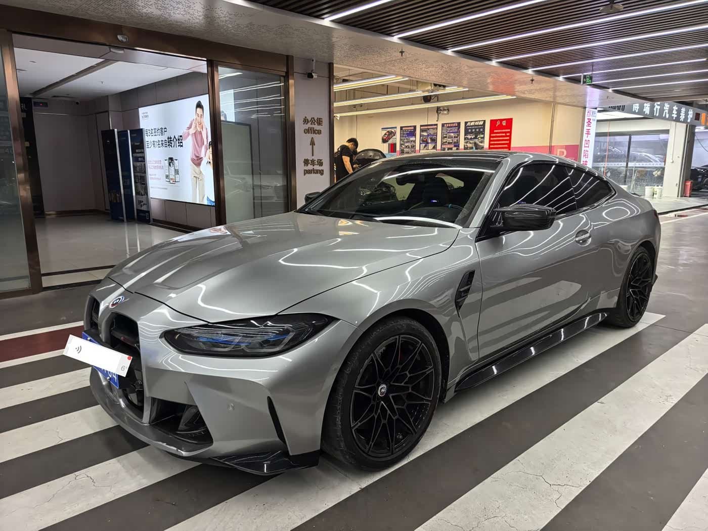 2022 BMW M4 银灰色, 50,000 km, China export – photo 1