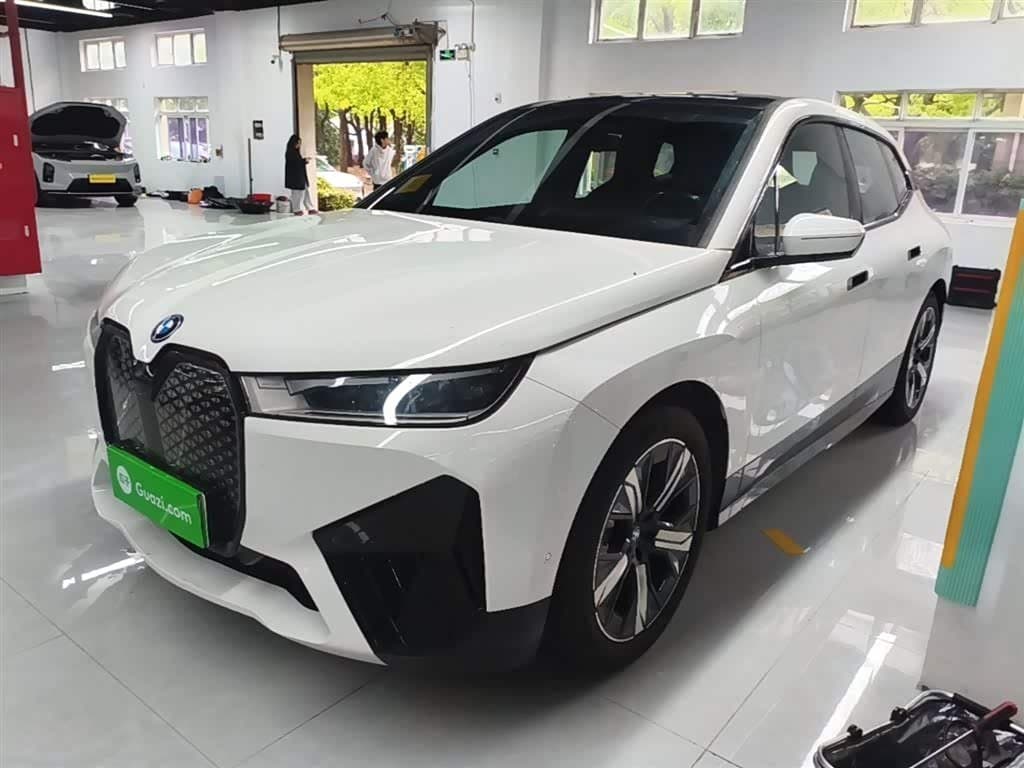 2022 BMW iX White, 69,200 km, China export – photo 2