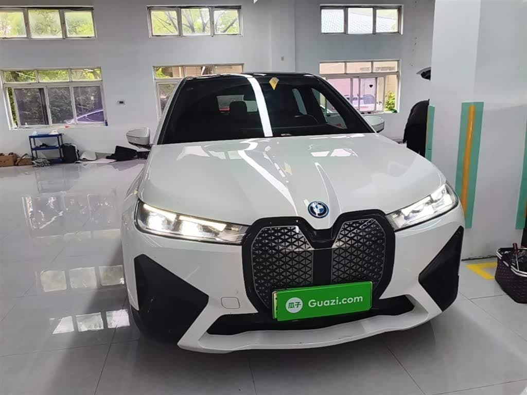 2022 BMW iX White, 69,200 km, China export – photo 3