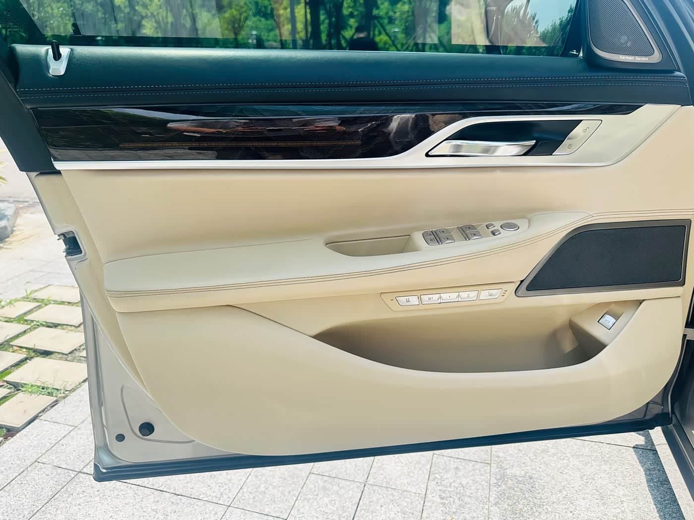 2015 BMW 7 Series 银灰色, 120,000 km, China export – photo 6