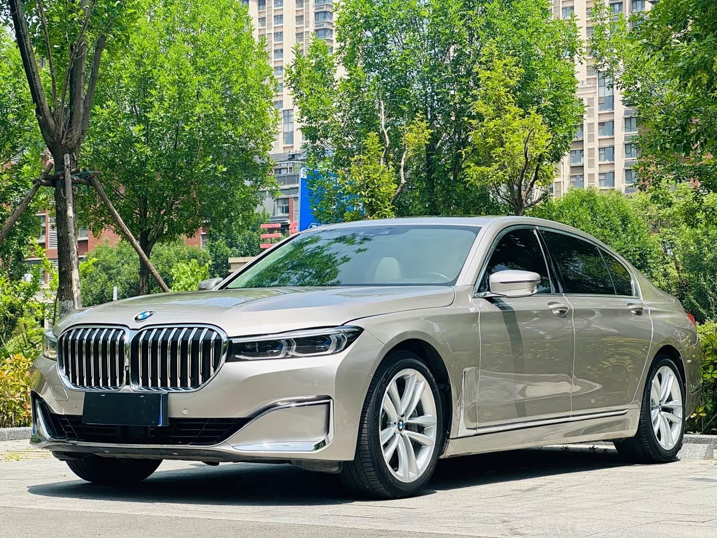2015 BMW 7 Series 银灰色, 120,000 km, China export – photo 1