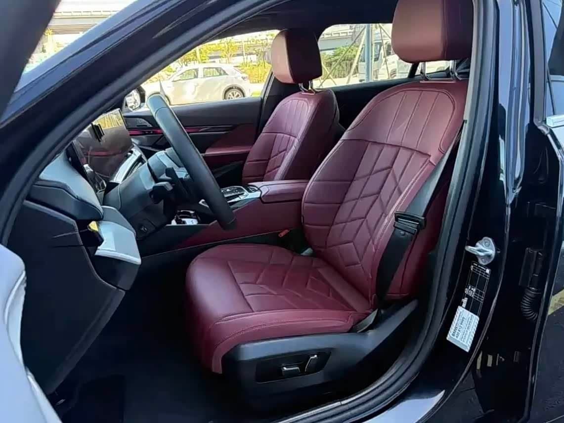 2024 BMW 5 Series Black, 37,000 km, China export – photo 4