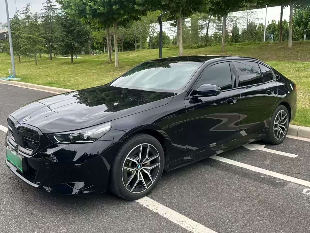 2024 BMW i5 Black, 23,000 km, China export – photo 1