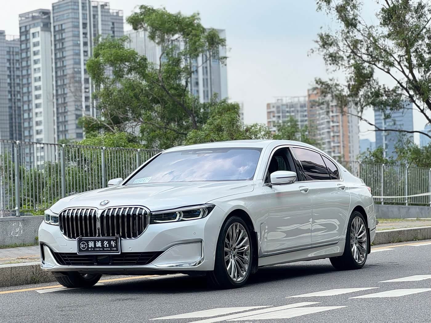 2019 BMW 7 Series White, 38,000 km, China export – photo 1