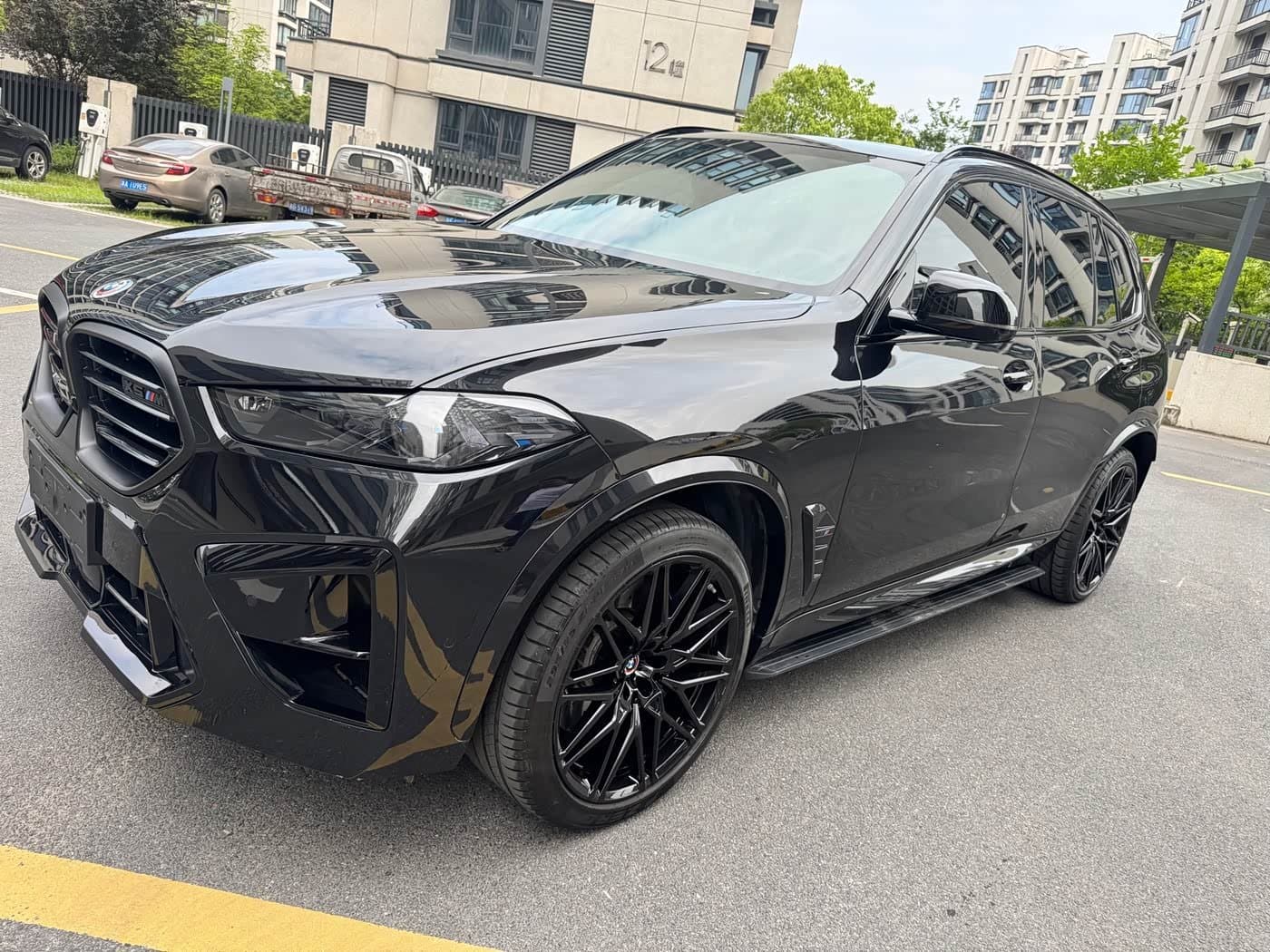 2023 BMW X5 M Black, 32,000 km, China export – photo 3
