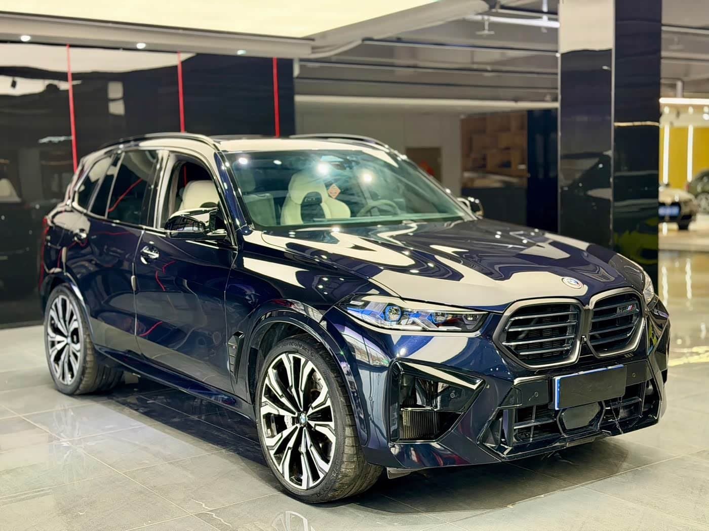 2023 BMW X5 M Black, 70,300 km, China export – photo 3