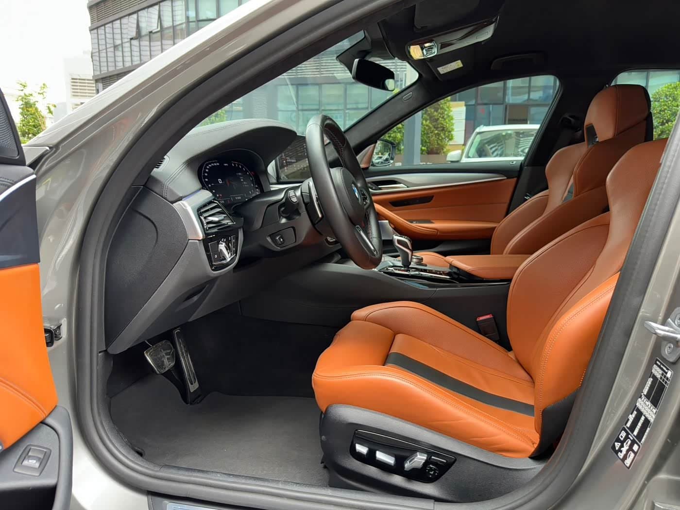 2020 BMW M5 银灰色, 22,000 km, China export – photo 6