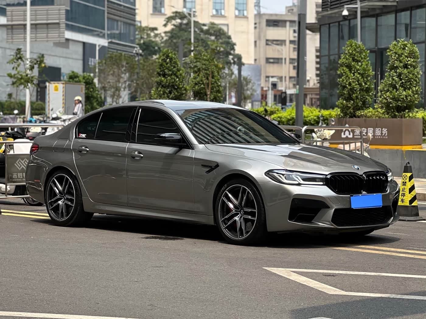 2020 BMW M5 银灰色, 22,000 km, China export – photo 3