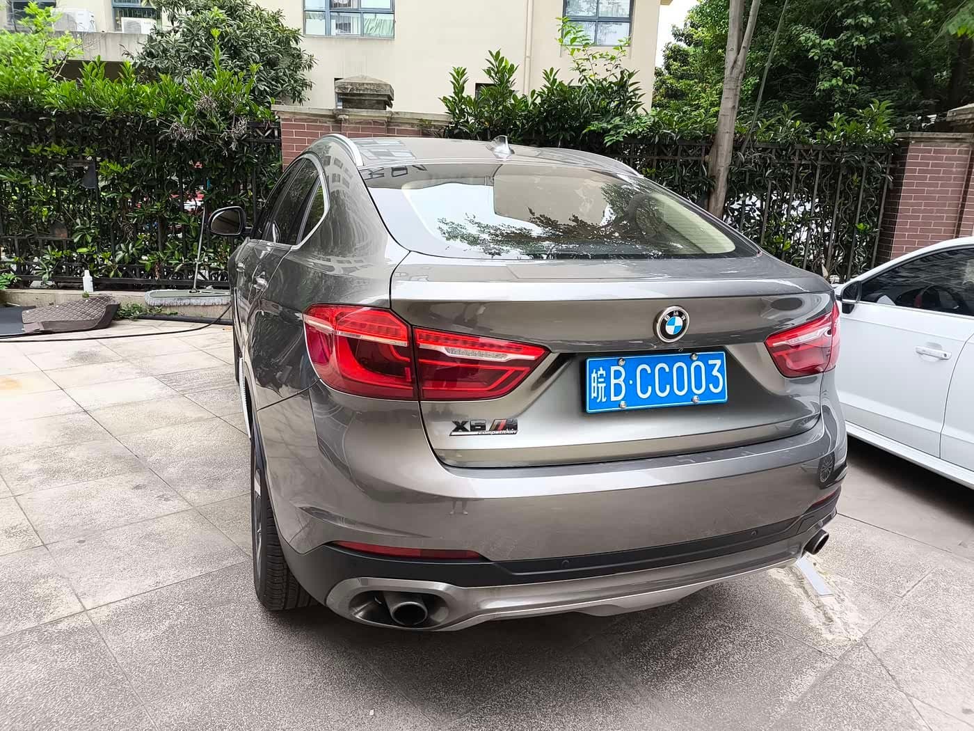 2014 BMW X6 银灰色, 110,000 km, China export – photo 2