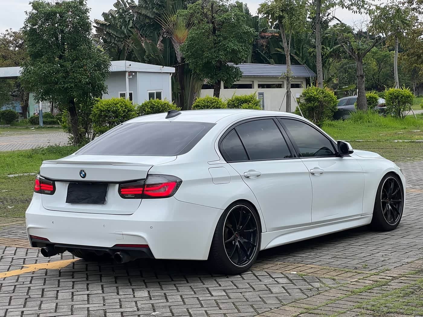 2015 BMW 3 Series White, 140,000 km, China export – photo 7