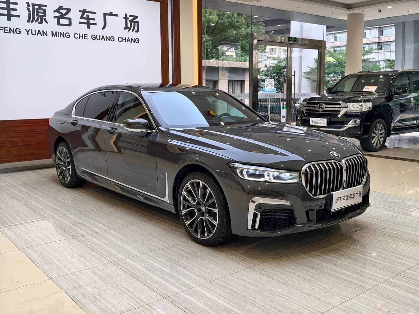 2022 BMW 7 Series 银灰色, 37,000 km, China export – photo 3
