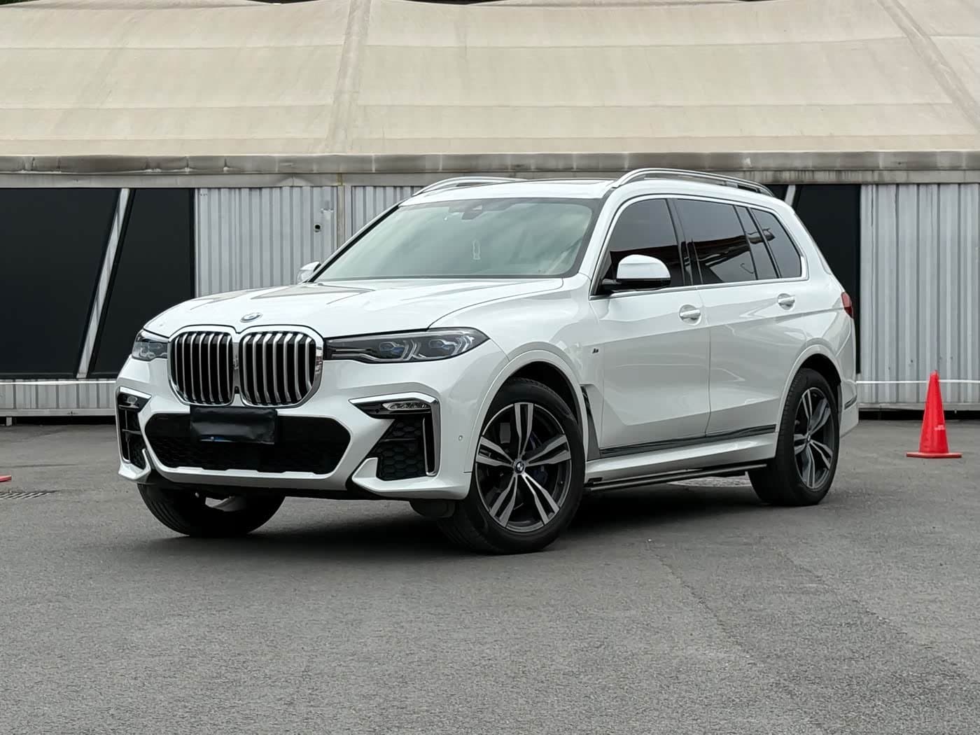 2020 BMW X7 White, 49,000 km, China export – photo 1