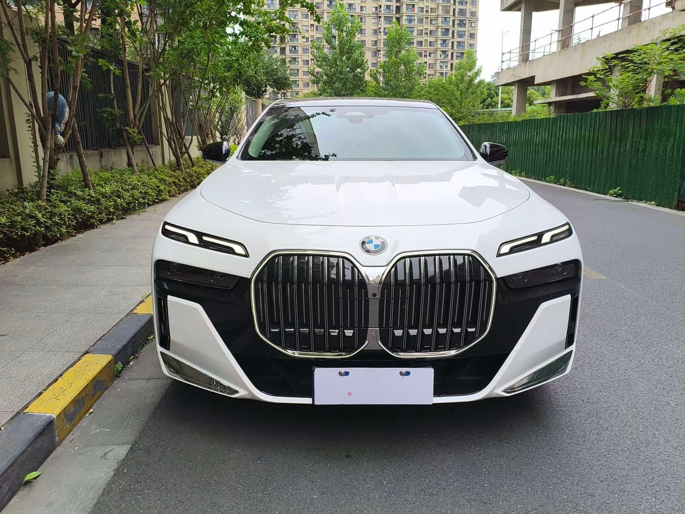 2022 BMW 7 Series Black, 27,900 km, China export – photo 2