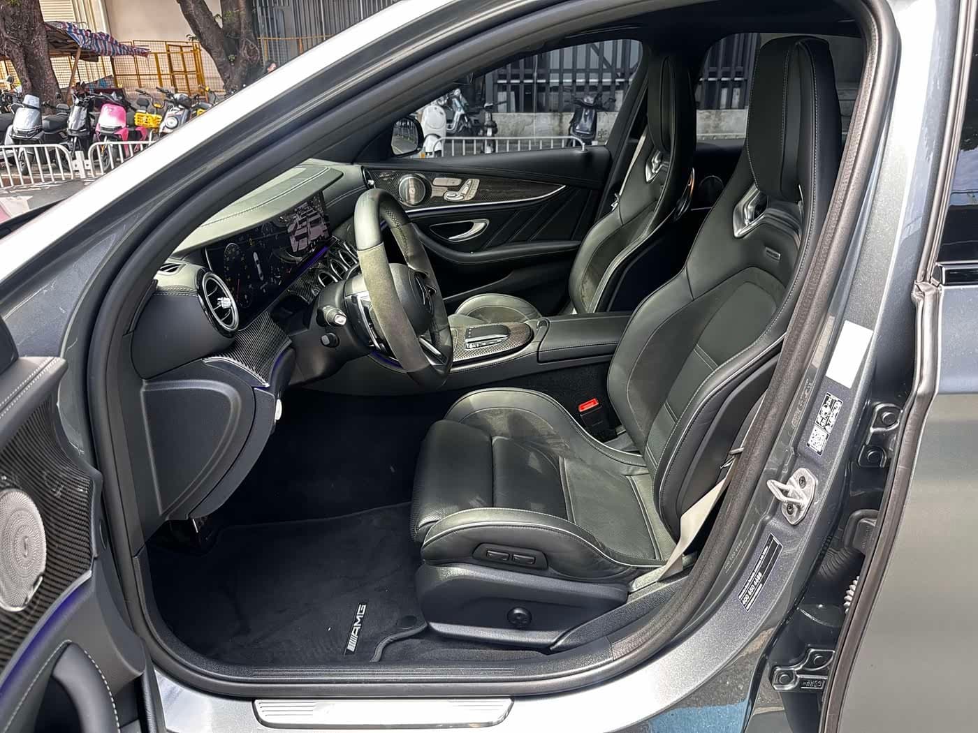 2021 Mercedes-Benz E-Class AMG 银灰色, 61,000 km, China export – photo 5