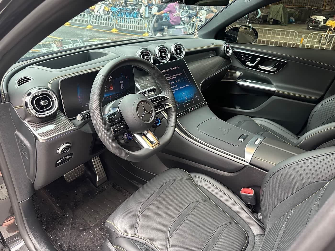 2024 Mercedes-Benz GLC Coupe AMG Black, 10,000 km, China export – photo 4