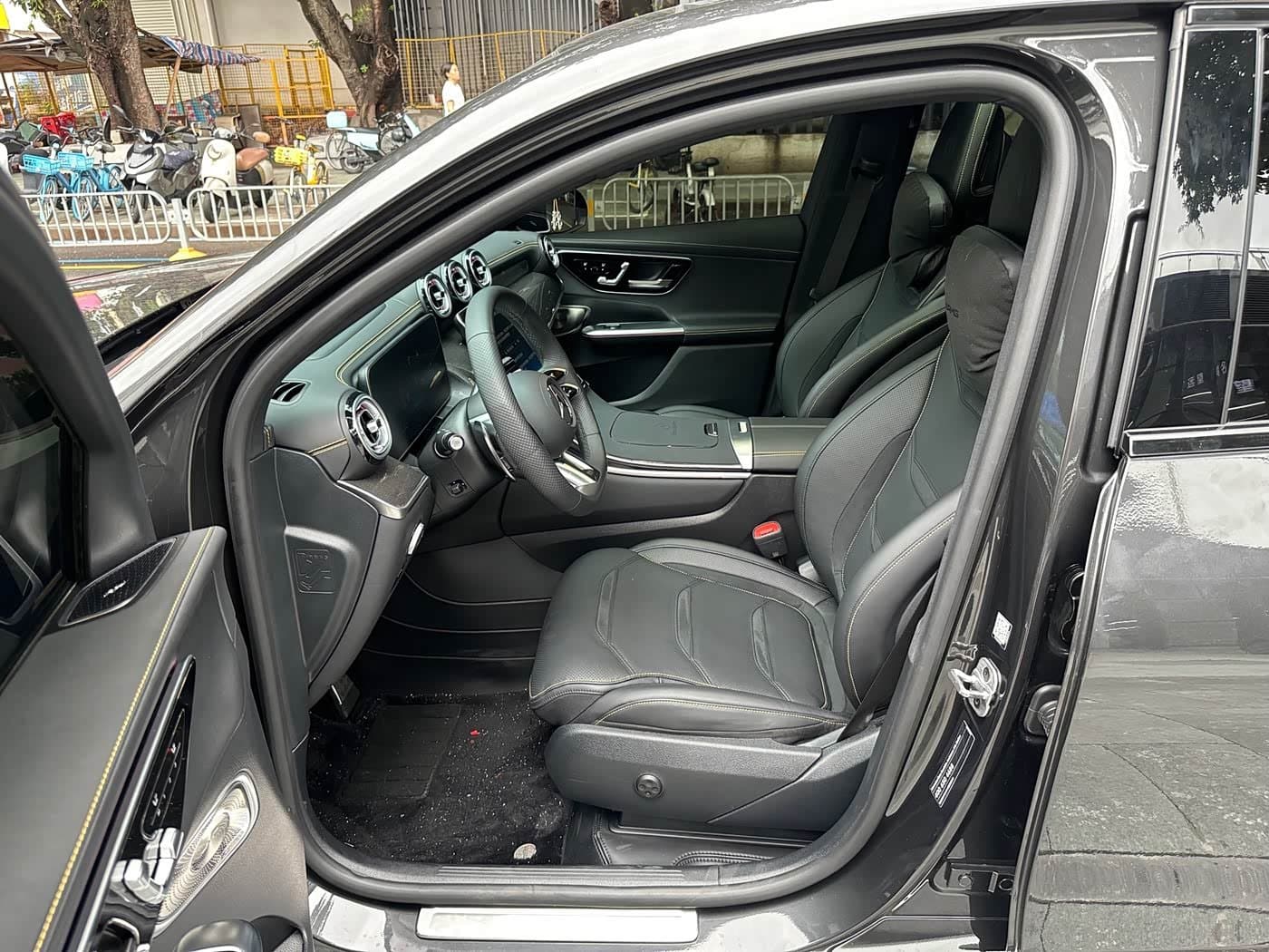 2024 Mercedes-Benz GLC Coupe AMG Black, 10,000 km, China export – photo 5