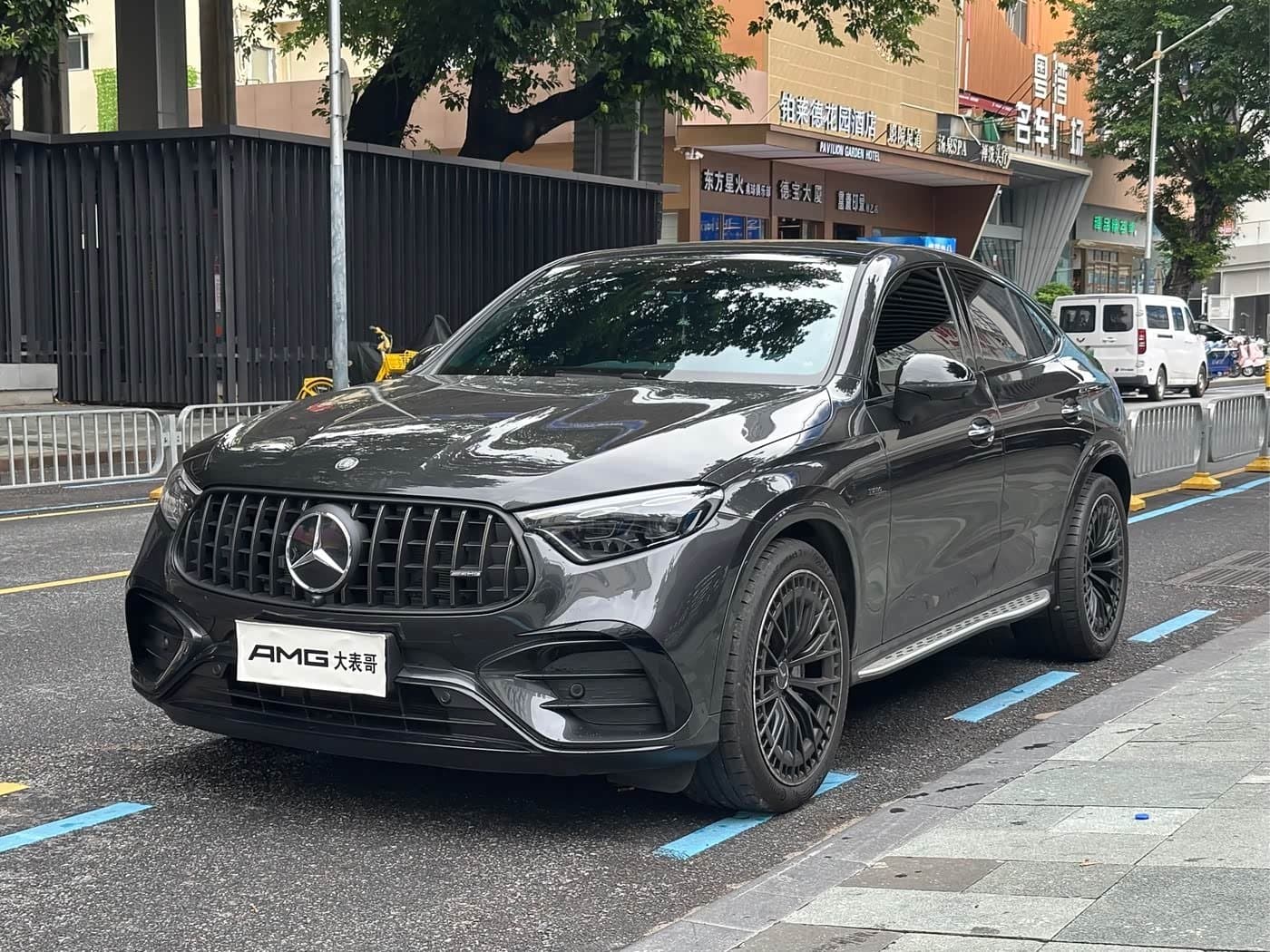 2024 Mercedes-Benz GLC Coupe AMG Black, 10,000 km, China export – photo 1