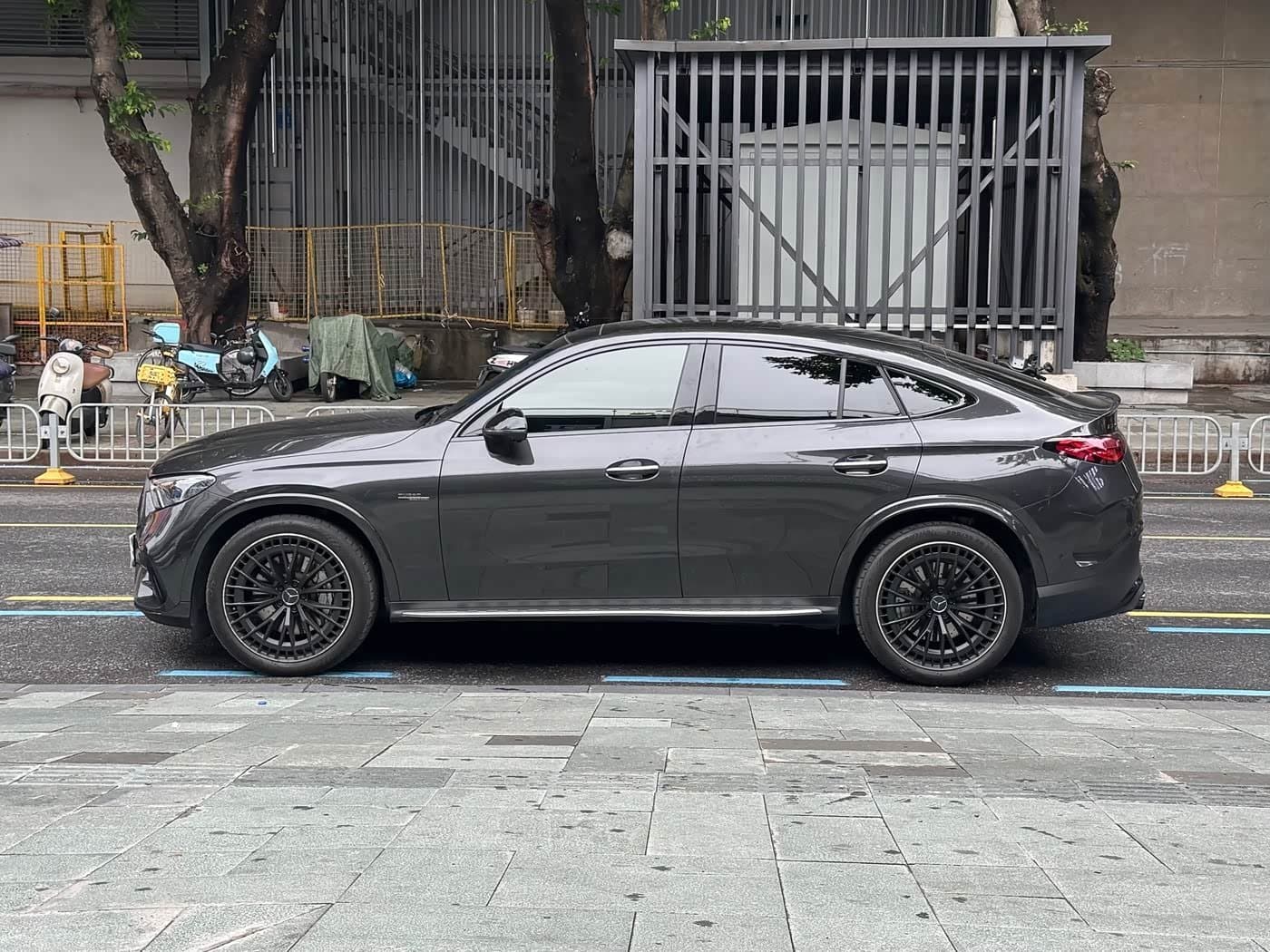 2024 Mercedes-Benz GLC Coupe AMG Black, 10,000 km, China export – photo 3