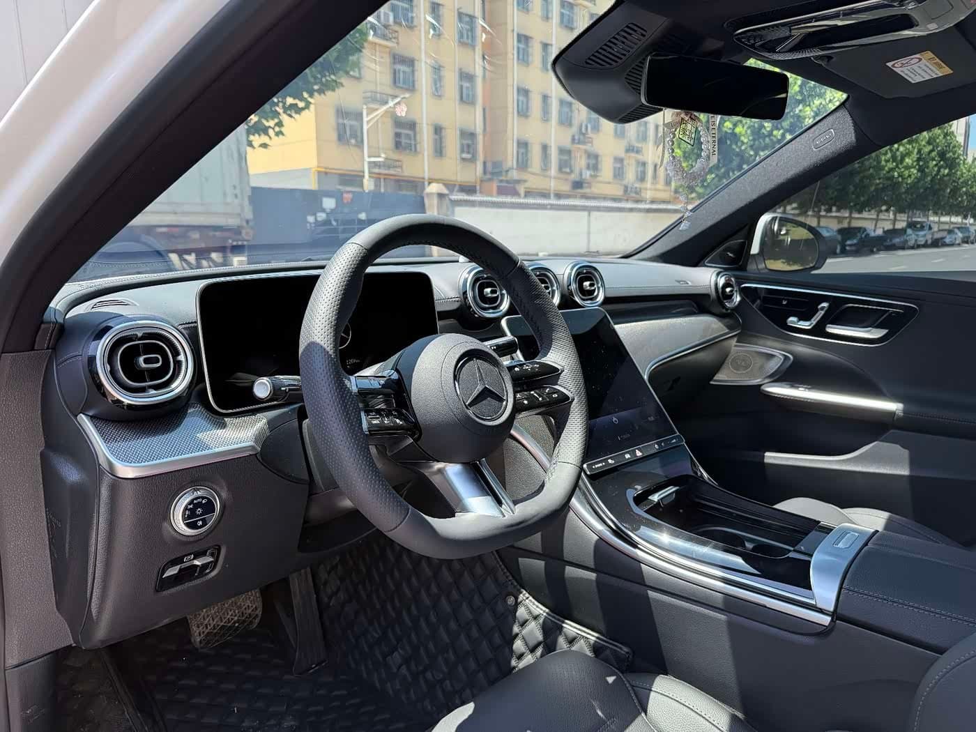 2025 Mercedes-Benz C-Class White, 1,000 km, China export – photo 4