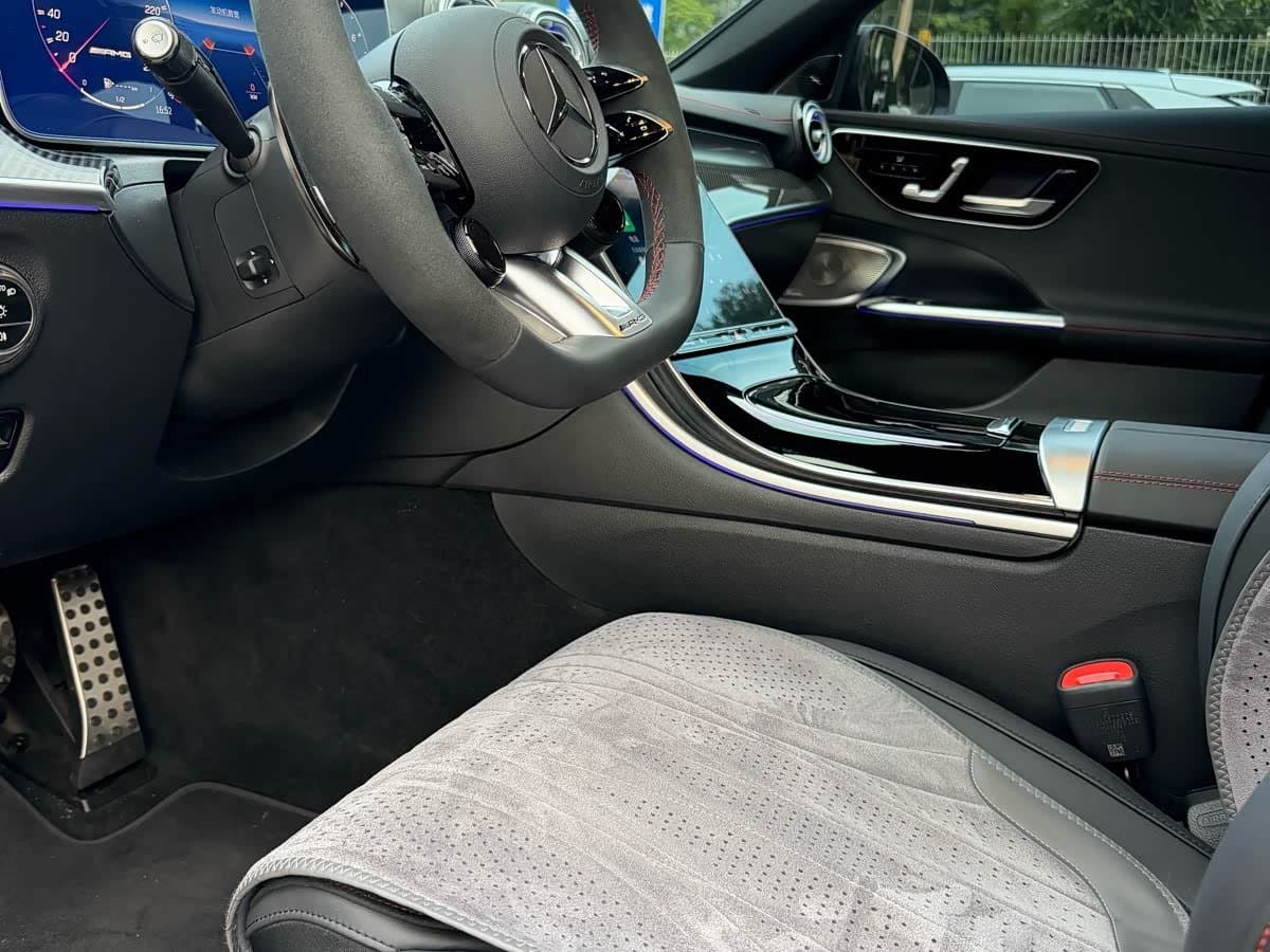 2025 Mercedes-Benz C-Class AMG Black, 2,500 km, China export – photo 4