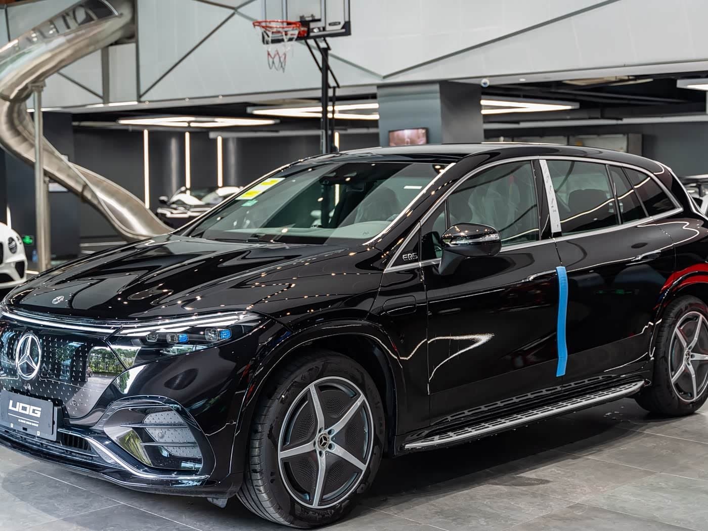 2025 Mercedes-Benz EQS Black, 10 km, China export – photo 1