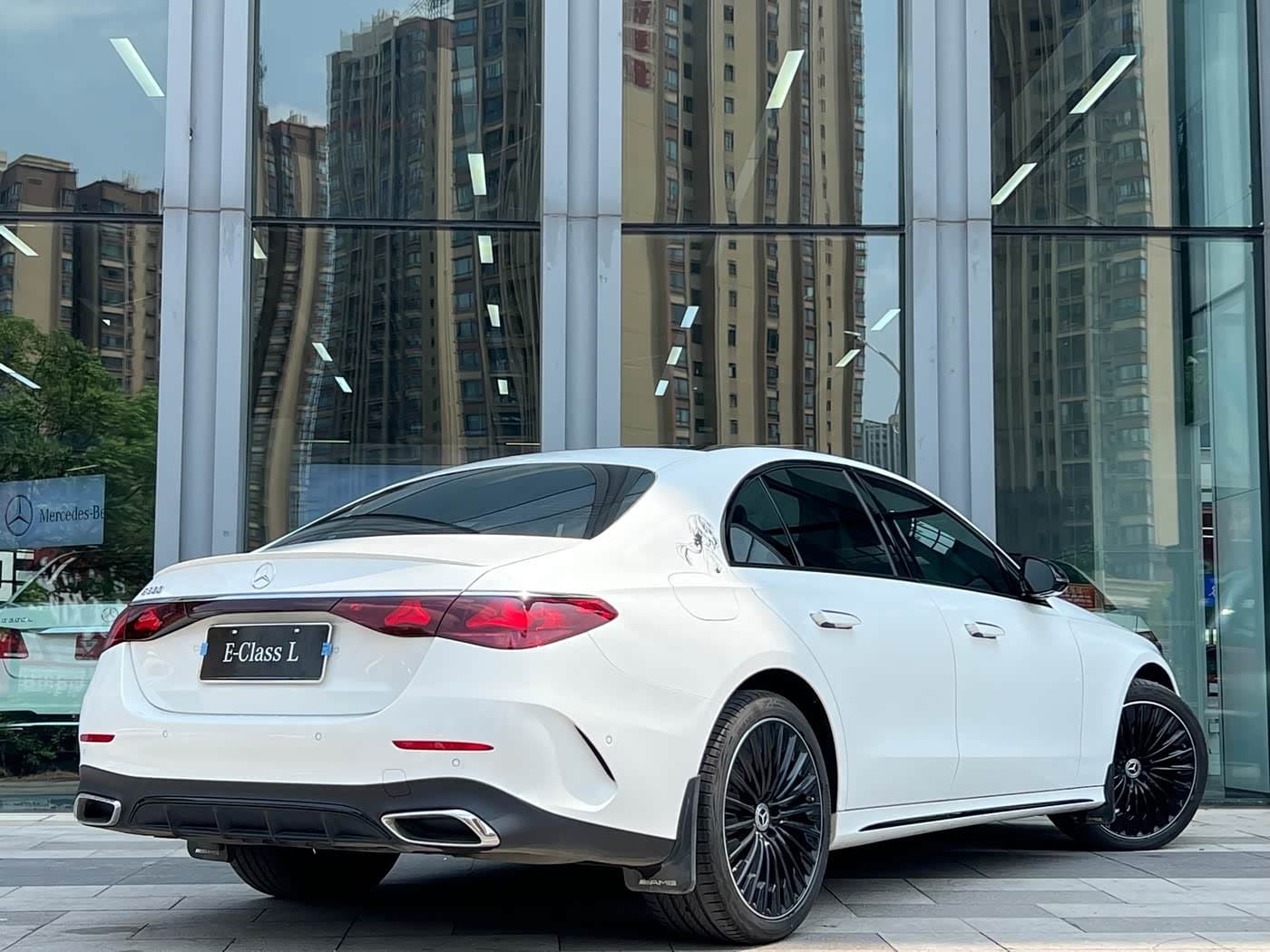 2024 Mercedes-Benz E-Class White, 5,900 km, China export – photo 7