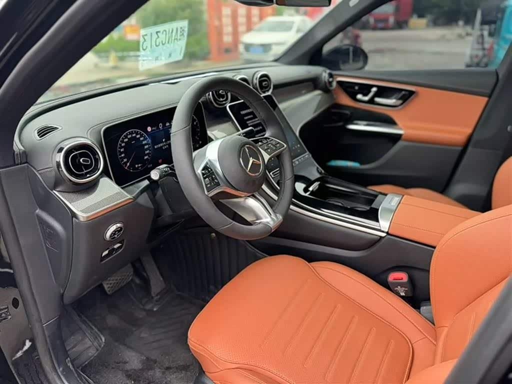 2026 Mercedes-Benz GLC Black, 5,000 km, China export – photo 3