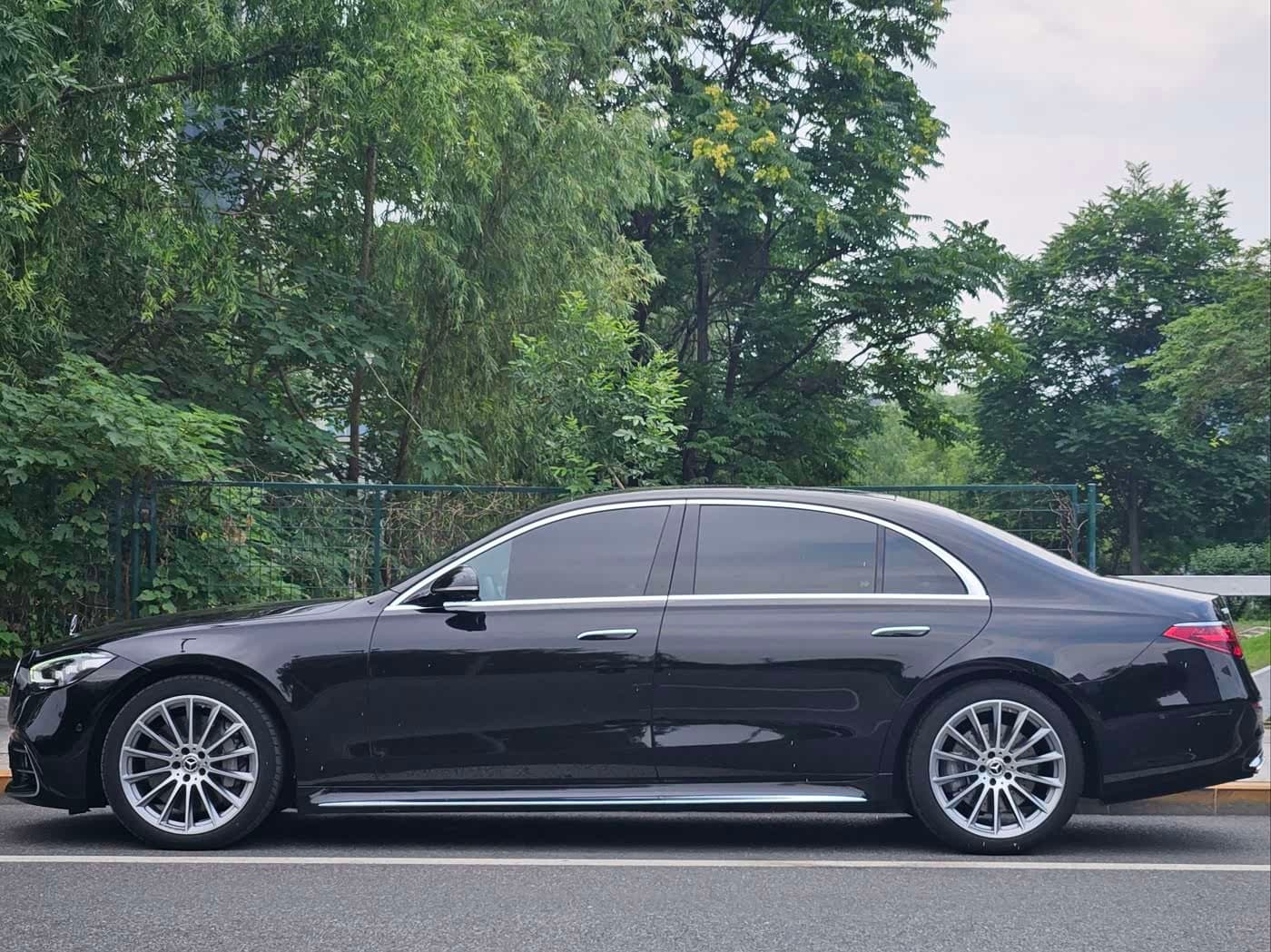 2022 Mercedes-Benz S-Class Black, 8,300 km, China export – photo 2