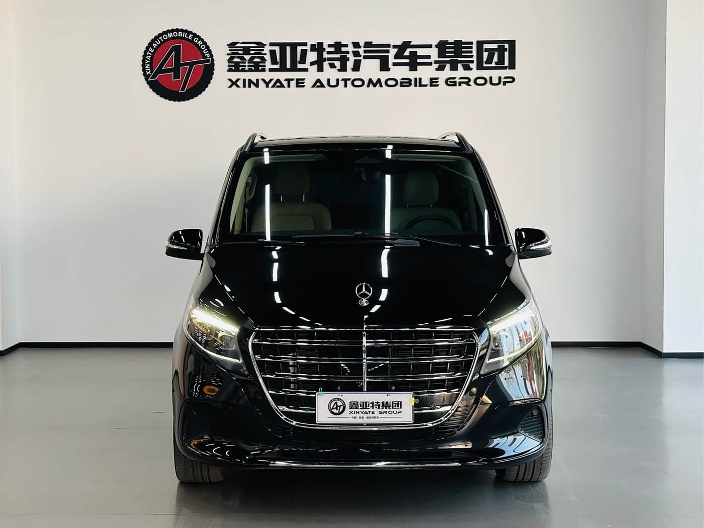 2024 Mercedes-Benz V-Class Black, 28,000 km, China export – photo 3