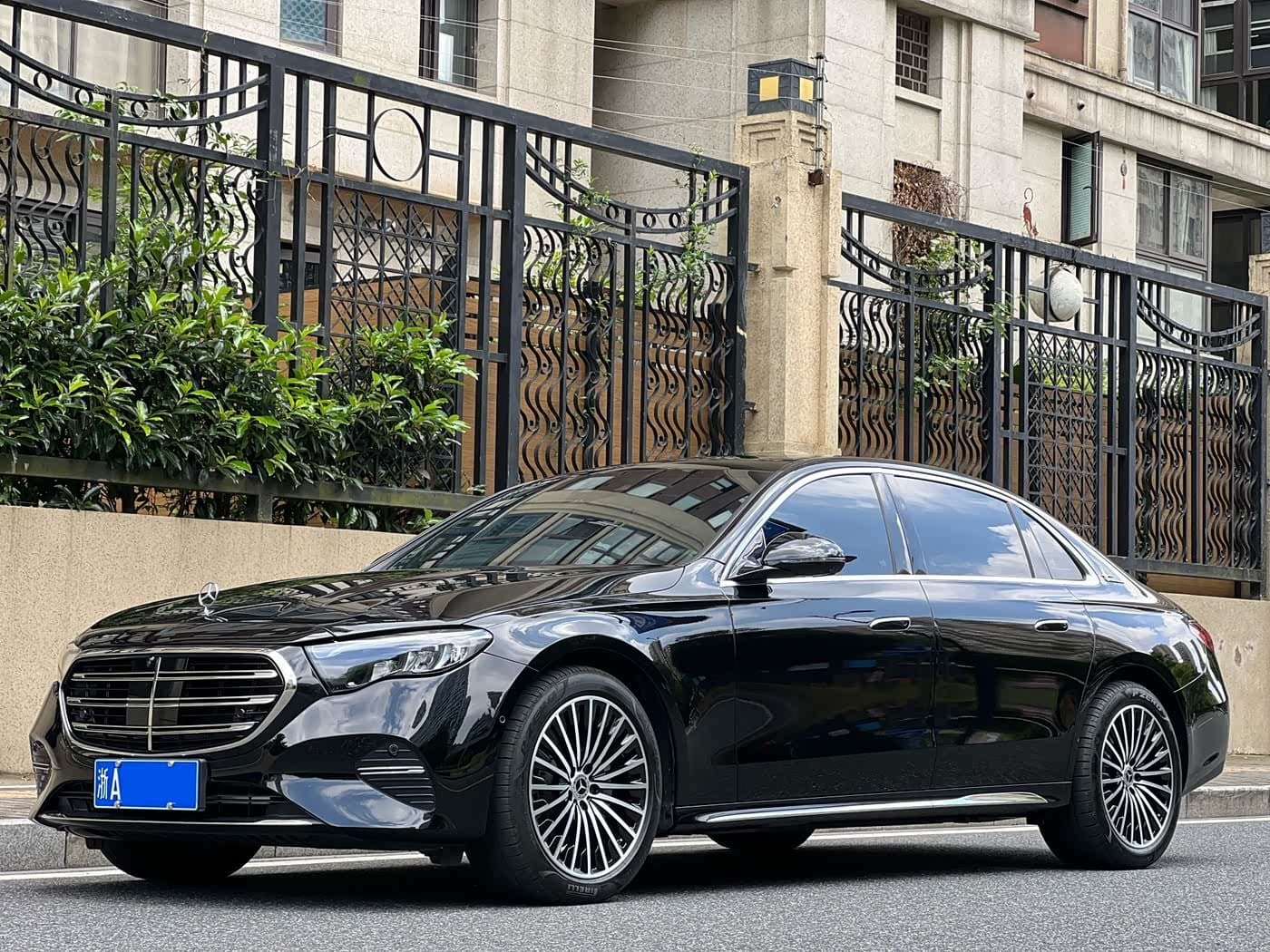 2023 Mercedes-Benz E-Class Black, 33,000 km, China export – photo 1