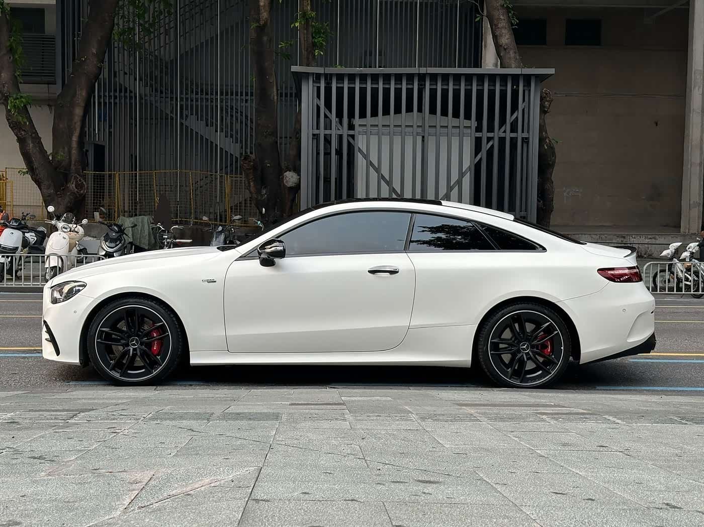 2021 Mercedes-Benz E-Class AMG White, 42,000 km, China export – photo 3