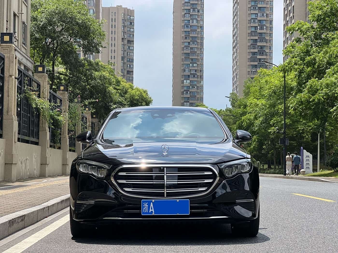 2023 Mercedes-Benz E-Class Black, 33,000 km, China export – photo 2