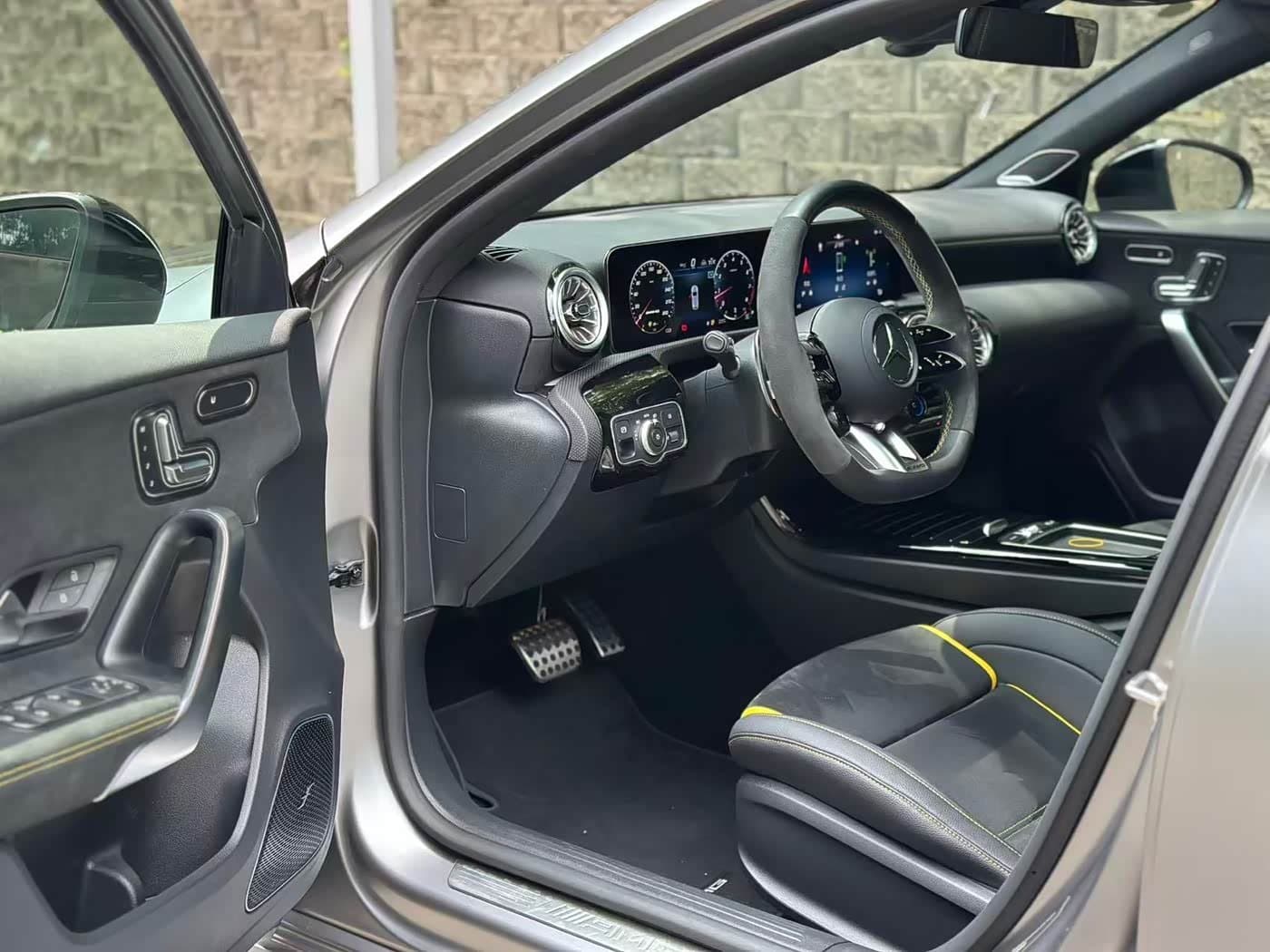 2024 Mercedes-Benz A-Class AMG 银灰色, 17,000 km, China export – photo 5