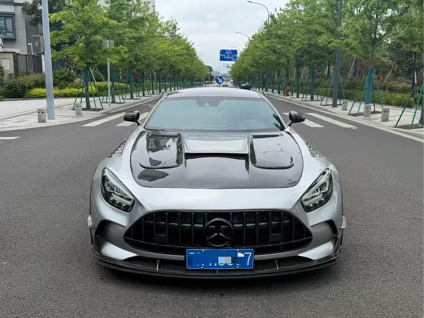 2019 Mercedes-Benz AMG GT 银灰色, 50,000 km, China export – photo 2