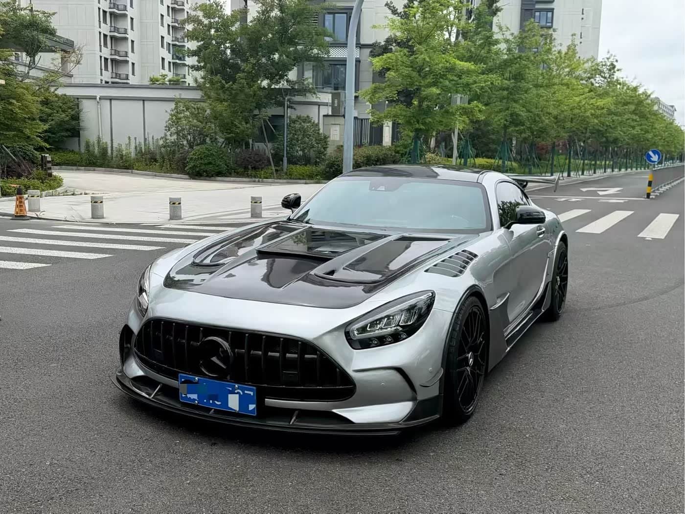 2019 Mercedes-Benz AMG GT 银灰色, 50,000 km, China export – photo 1