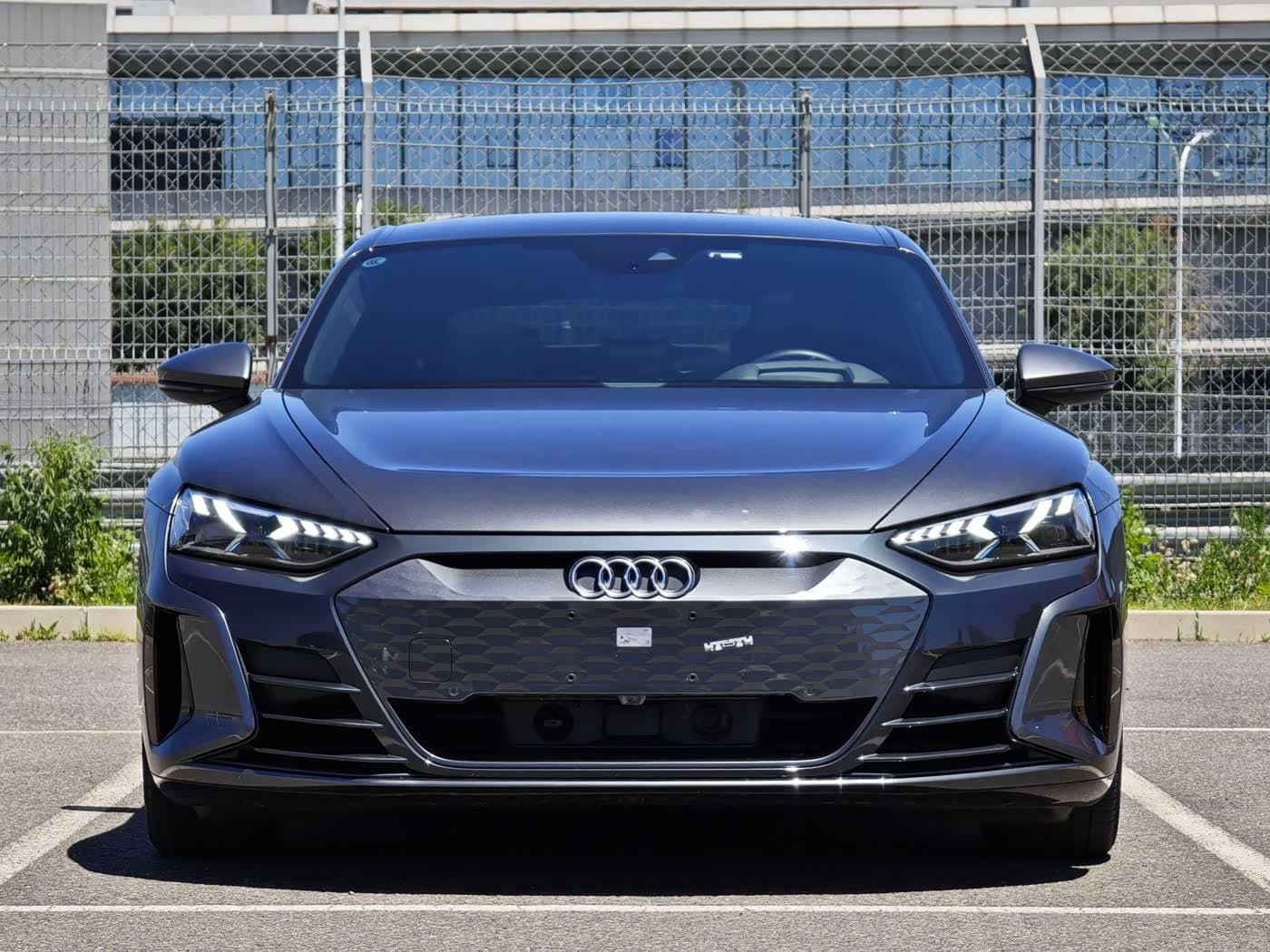 2023 Audi e-tron GT Black, 38,000 km, China export – photo 2