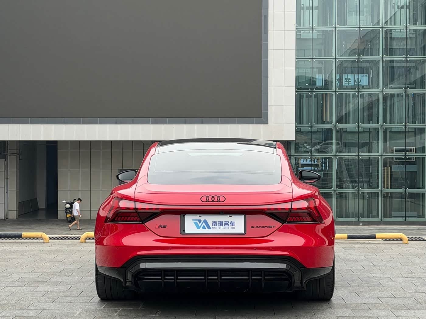 2022 Audi RS e-tron GT Red, 12,000 km, China export – photo 5