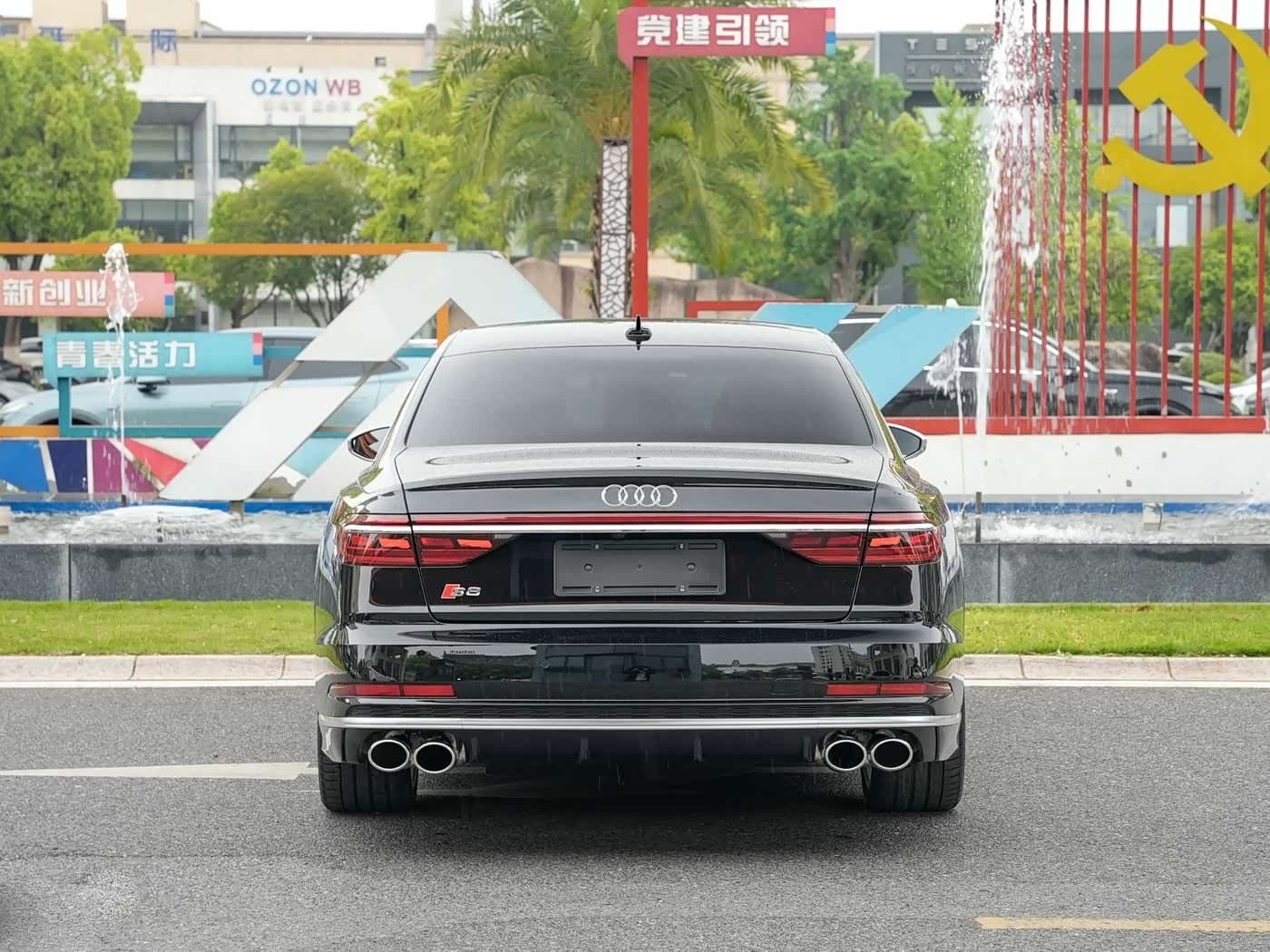2020 Audi S8 Black, 38,000 km, China export – photo 6