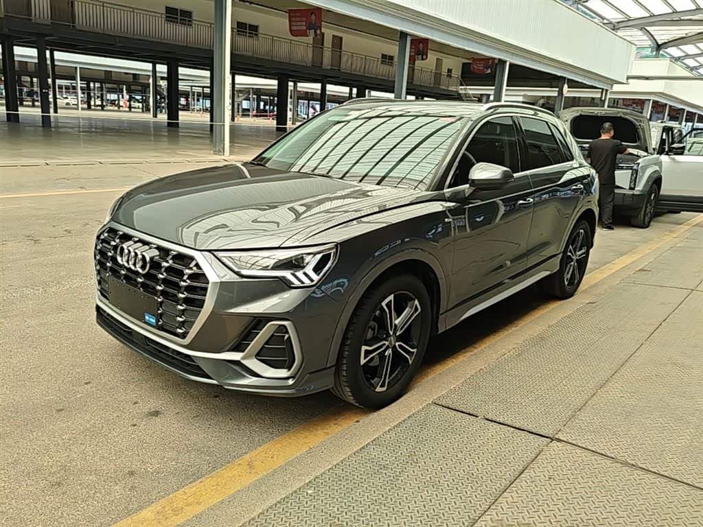 2020 Audi Q3 银灰色, 83,700 km, China export – photo 2