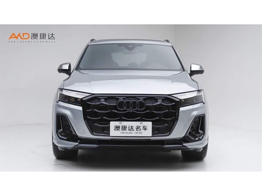 2024 Audi SQ7 银灰色, 5,000 km, China export – photo 2