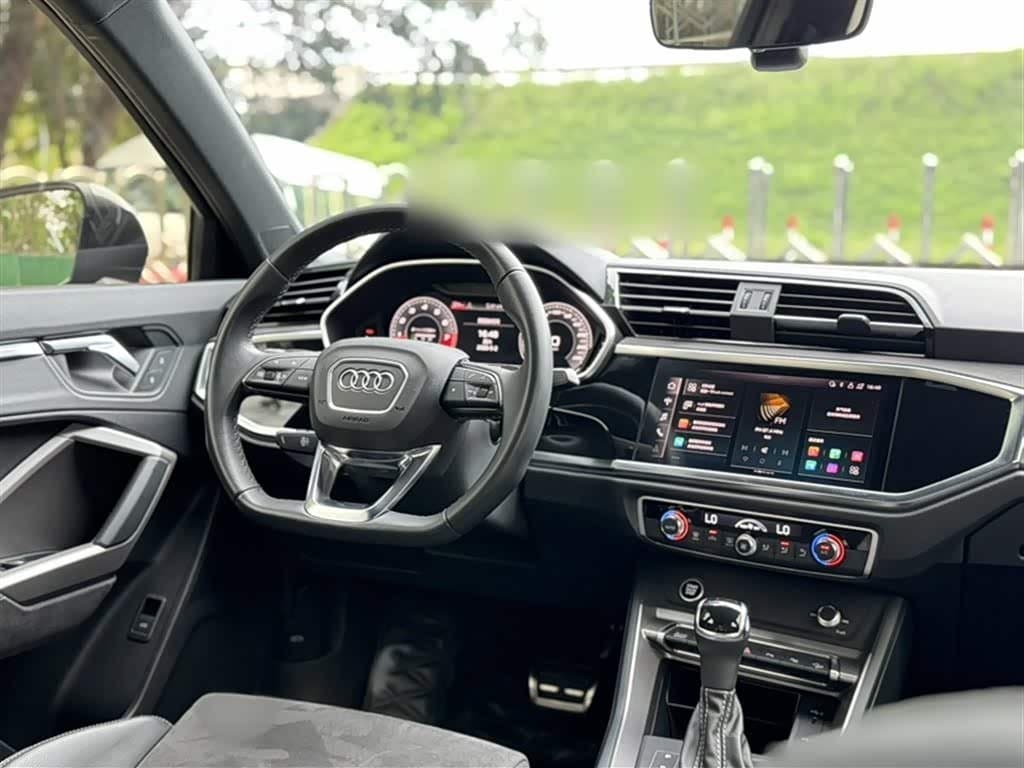 2021 Audi Q3 银灰色, 72,500 km, China export – photo 3