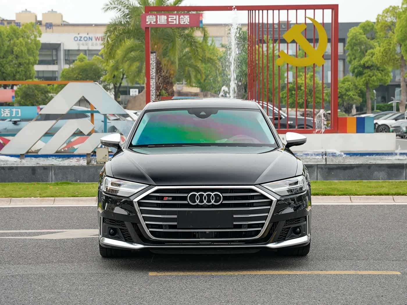 2020 Audi S8 Black, 38,000 km, China export – photo 3