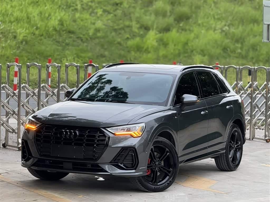 2021 Audi Q3 银灰色, 72,500 km, China export – photo 2