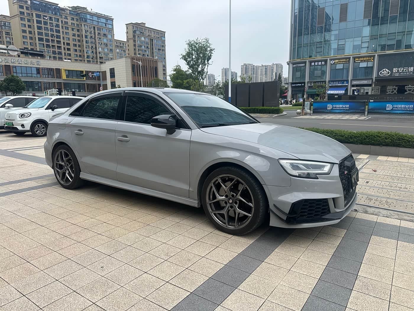 2014 Audi S3 银灰色, 69,000 km, China export – photo 2