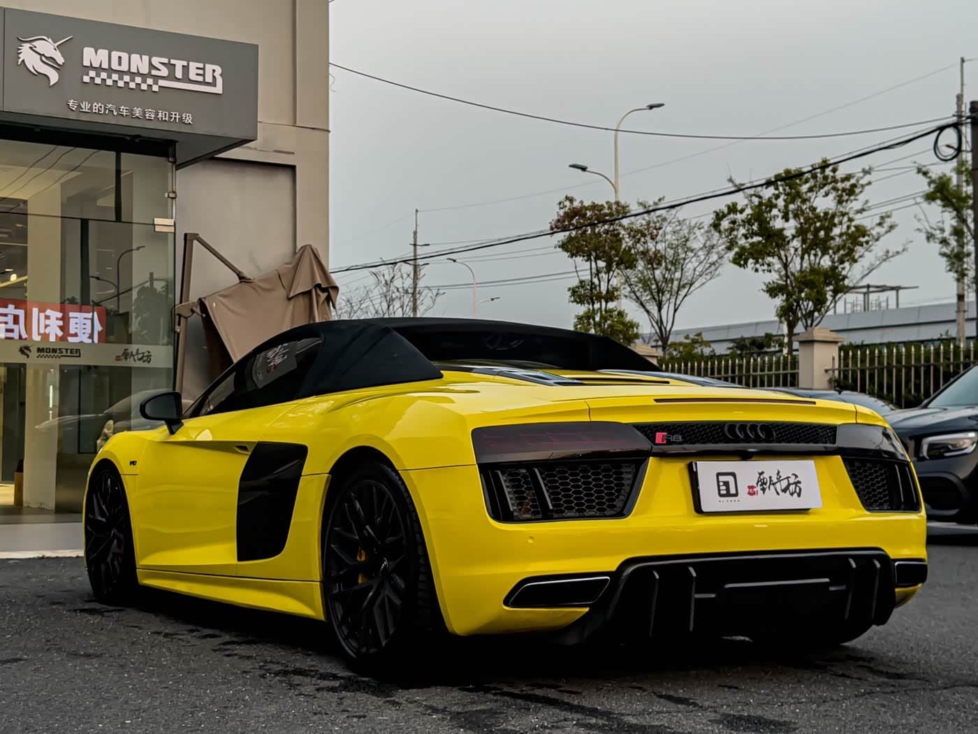 2017 Audi R8 Yellow, 29,000 km, China export – photo 7